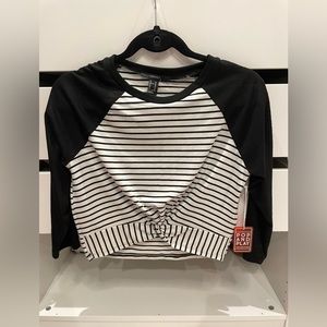 Crop 3/4 sleeve top